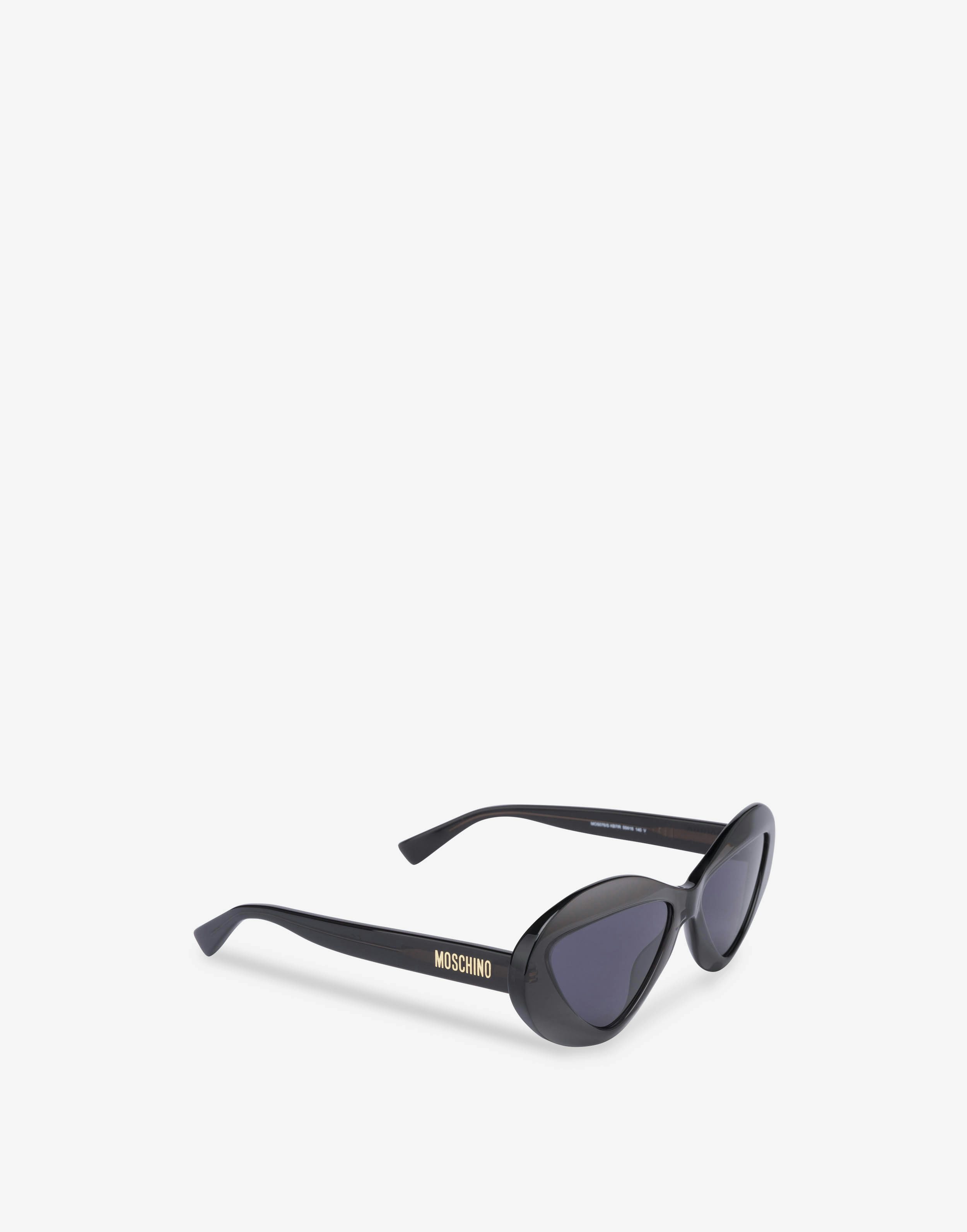 Sunglasses with triangular lenses 0